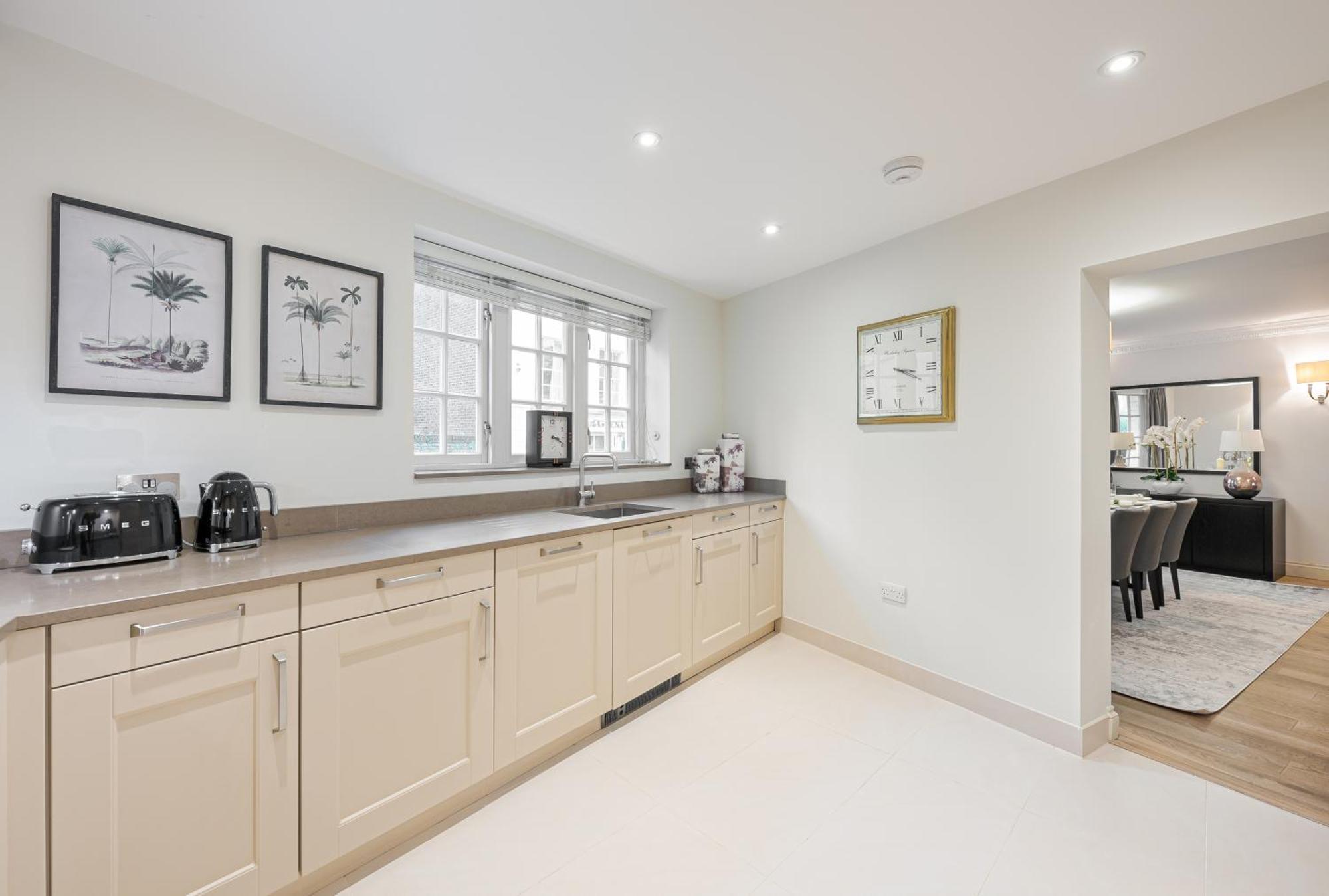Modern 3 Bedroom Luxury House With Garage In Central Londra Dış mekan fotoğraf